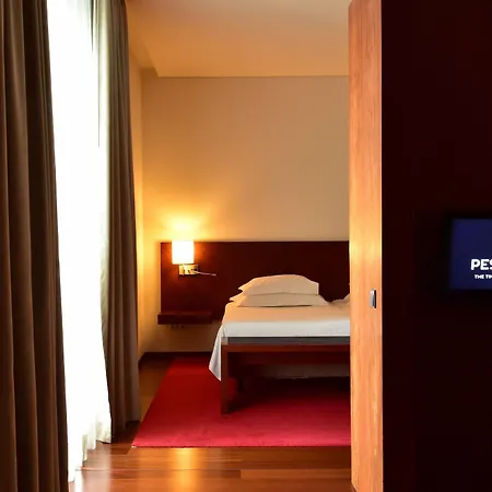 Hotel De 4*