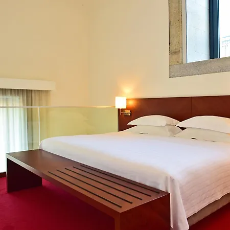 Hotel De 4*