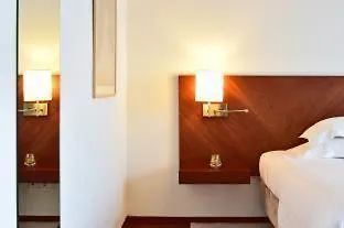 Hotel De 4*